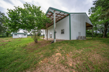 6 Acre East Texas Retreat with Barndo and Pond - image 41