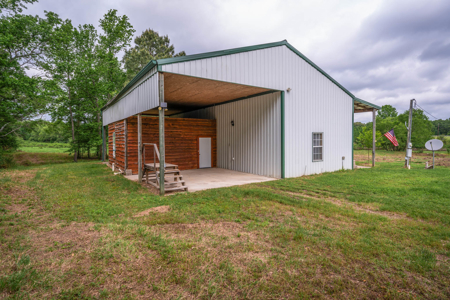 6 Acre East Texas Retreat with Barndo and Pond - image 36