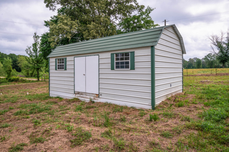 6 Acre East Texas Retreat with Barndo and Pond - image 40