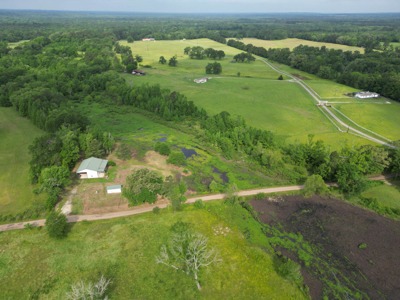 6 Acre East Texas Retreat with Barndo and Pond - image 7