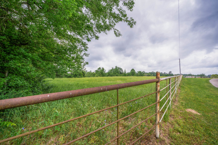 6 Acre East Texas Retreat with Barndo and Pond - image 42