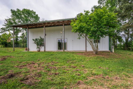 6 Acre East Texas Retreat with Barndo and Pond - image 10