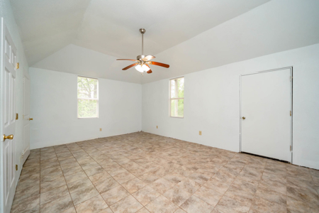 6 Acre East Texas Retreat with Barndo and Pond - image 13