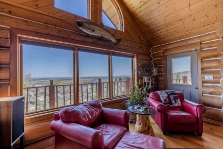 Eastern Oregon Three Bedroom Home Outside of Hines - image 3