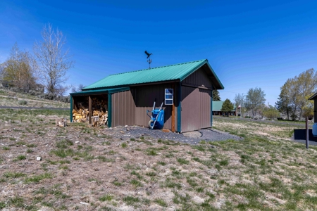 Eastern Oregon Three Bedroom Home Outside of Hines - image 44