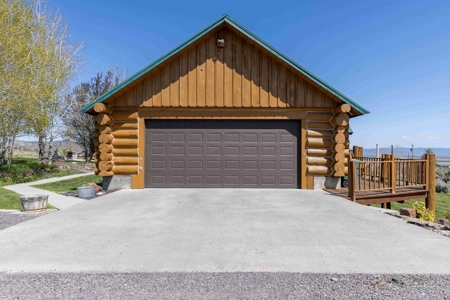 Eastern Oregon Three Bedroom Home Outside of Hines - image 29