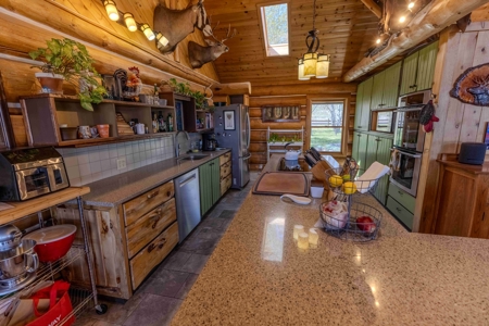 Eastern Oregon Three Bedroom Home Outside of Hines - image 22