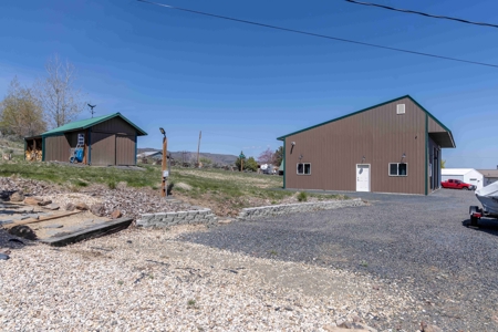 Eastern Oregon Three Bedroom Home Outside of Hines - image 34