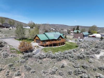 Eastern Oregon Three Bedroom Home Outside of Hines - image 1