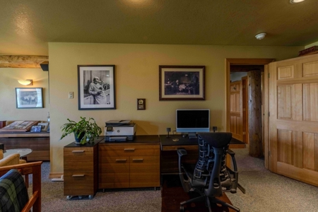 Eastern Oregon Three Bedroom Home Outside of Hines - image 7