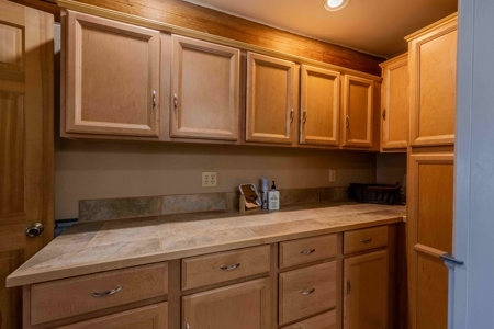 Eastern Oregon Three Bedroom Home Outside of Hines - image 5