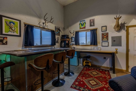 Eastern Oregon Three Bedroom Home Outside of Hines - image 16