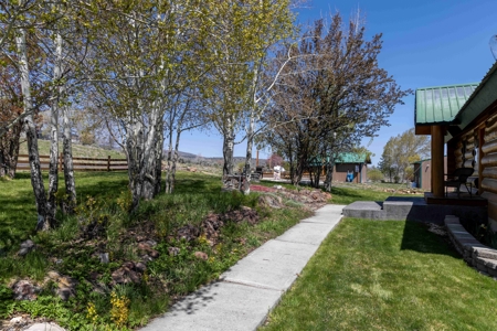 Eastern Oregon Three Bedroom Home Outside of Hines - image 47