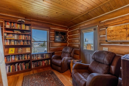 Eastern Oregon Three Bedroom Home Outside of Hines - image 40