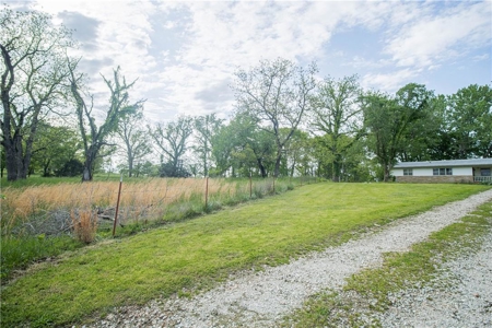 Country Home with Barn on 8 Acres For Sale Boone County Mini Farm - image 6