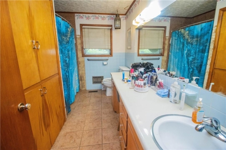 Country Home with Barn on 8 Acres For Sale Boone County Mini Farm - image 28