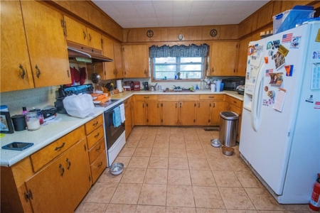 Country Home with Barn on 8 Acres For Sale Boone County Mini Farm - image 20