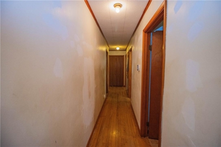Country Home with Barn on 8 Acres For Sale Boone County Mini Farm - image 22