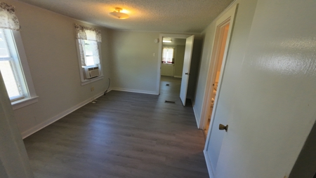 Colonial Cottage Home Hidden in Atlanta Tx - image 18