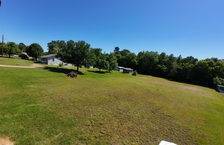 Colonial Cottage Home Hidden in Atlanta Tx - image 7