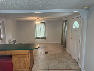 Colonial Cottage Home Hidden in Atlanta Tx - image 3