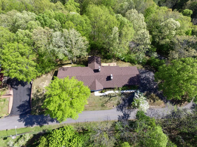 Home For Sale In Exclusive Neighborhood In Wytheville VA - image 2