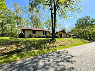 Home For Sale In Exclusive Neighborhood In Wytheville VA - image 42