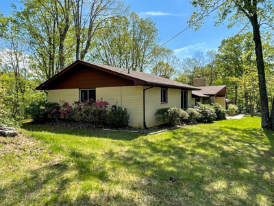 Home For Sale In Exclusive Neighborhood In Wytheville VA - image 6