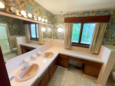 Home For Sale In Exclusive Neighborhood In Wytheville VA - image 16
