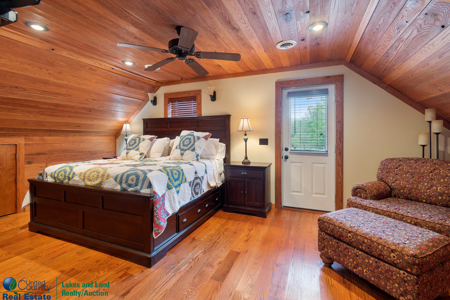 Riverfront Home in Albany, Kentucky - image 35