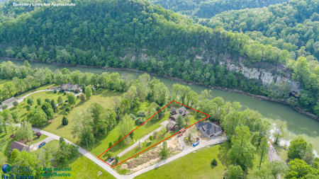 Riverfront Home in Albany, Kentucky - image 12