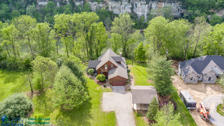 Riverfront Home in Albany, Kentucky - image 9