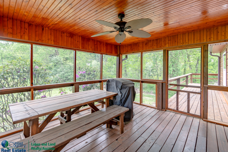 Riverfront Home in Albany, Kentucky - image 23