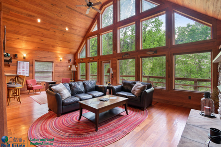 Riverfront Home in Albany, Kentucky - image 32