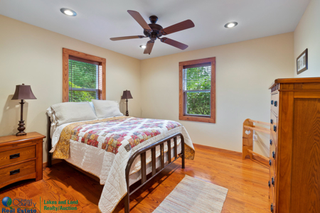 Riverfront Home in Albany, Kentucky - image 38
