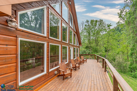 Riverfront Home in Albany, Kentucky - image 21