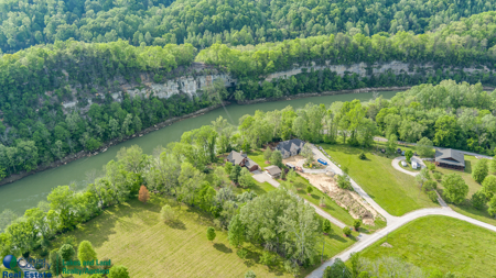 Riverfront Home in Albany, Kentucky - image 13