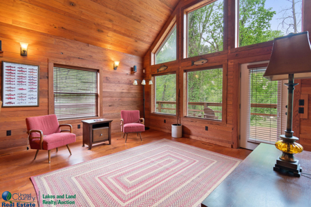 Riverfront Home in Albany, Kentucky - image 33