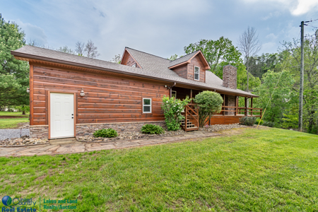 Riverfront Home in Albany, Kentucky - image 3