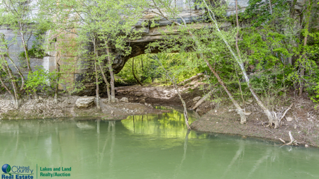 Riverfront Home in Albany, Kentucky - image 17
