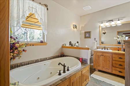Mountain Home With Acreage for Sale in Cedaredge, Colorado - image 22