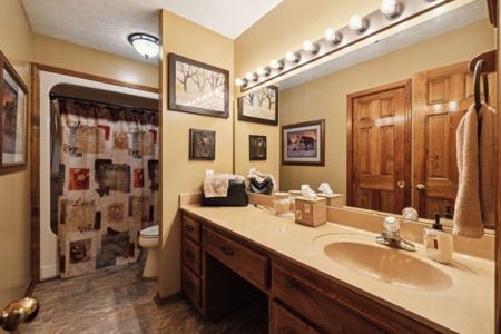 Premier 36.1-Acre Equestrian Estate - image 20