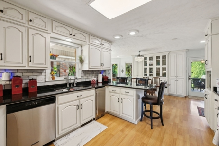 Premier 36.1-Acre Equestrian Estate - image 16