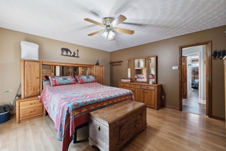 Premier 36.1-Acre Equestrian Estate - image 22