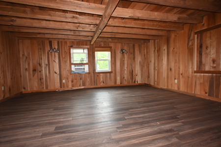 Estate on 162 Acres for Sale in Linden, Tennessee - image 23