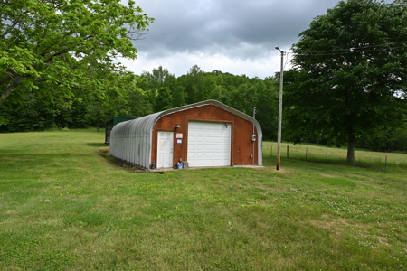 Estate on 162 Acres for Sale in Linden, Tennessee - image 31