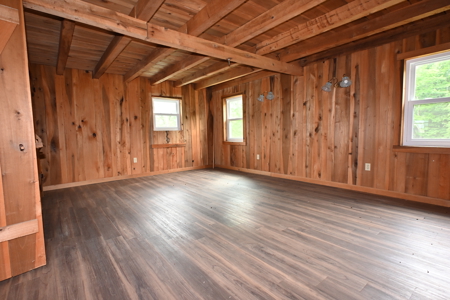 Estate on 162 Acres for Sale in Linden, Tennessee - image 5