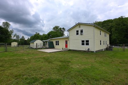 Estate on 162 Acres for Sale in Linden, Tennessee - image 27