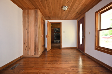 Estate on 162 Acres for Sale in Linden, Tennessee - image 21