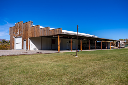Riverfront Custom Home for Sale in Colorado - image 16